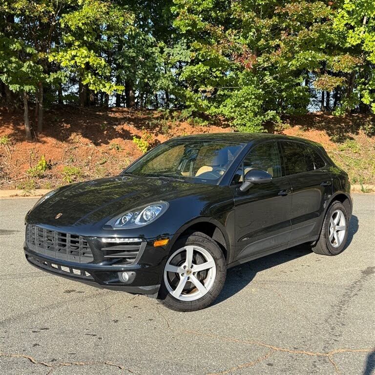 2018 PORSCHE Macan