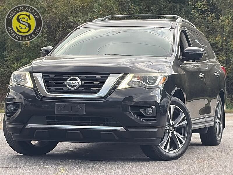 2017 NISSAN Pathfinder