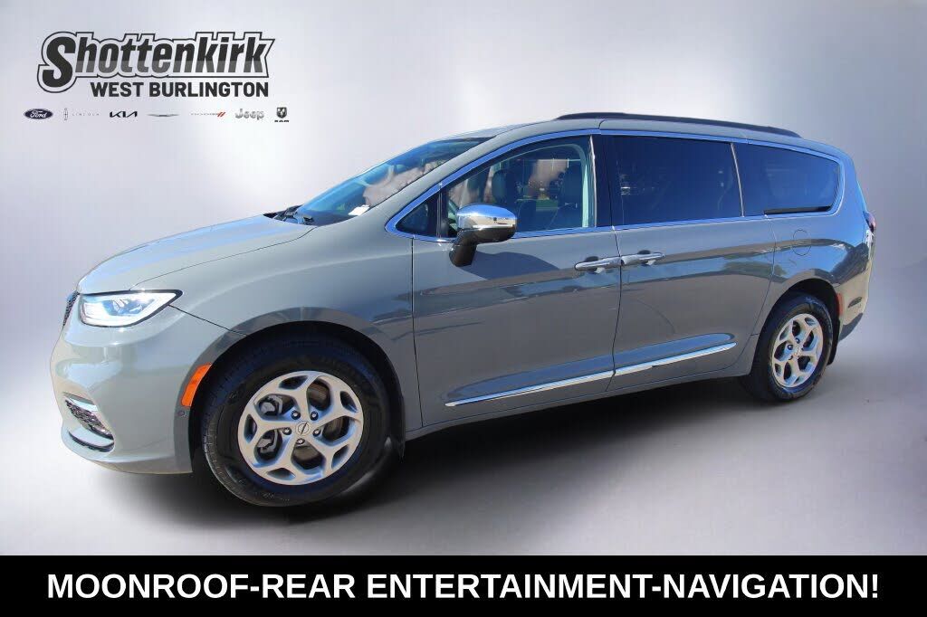 2023 CHRYSLER Pacifica