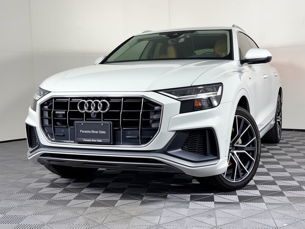 2020 AUDI Q8
