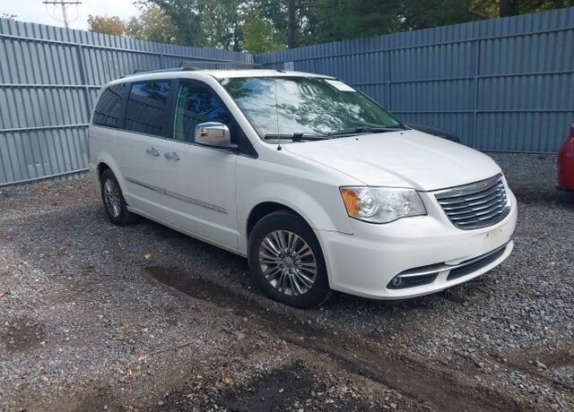 2011 CHRYSLER Town and Country