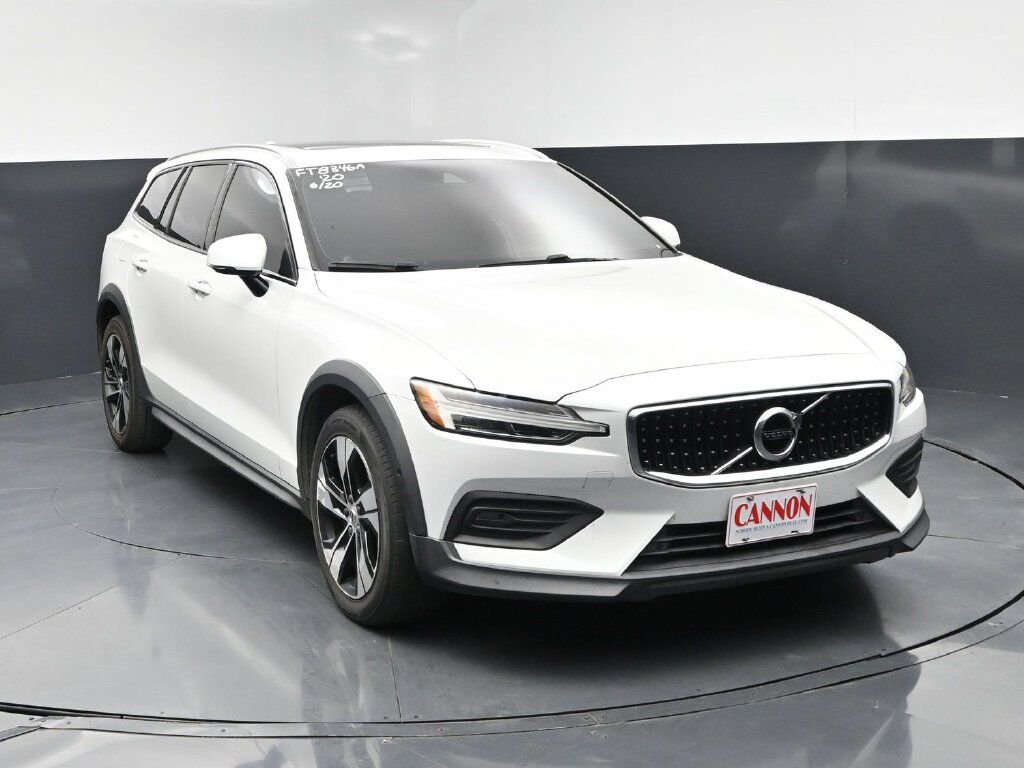 2020 VOLVO V60CC