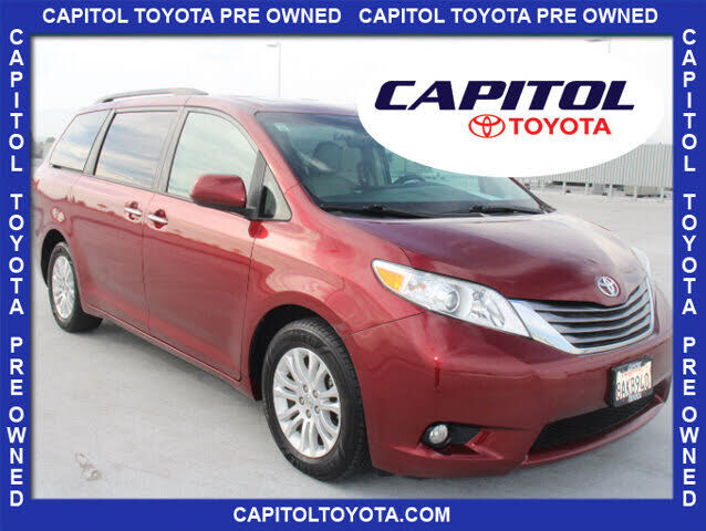 2017 TOYOTA Sienna
