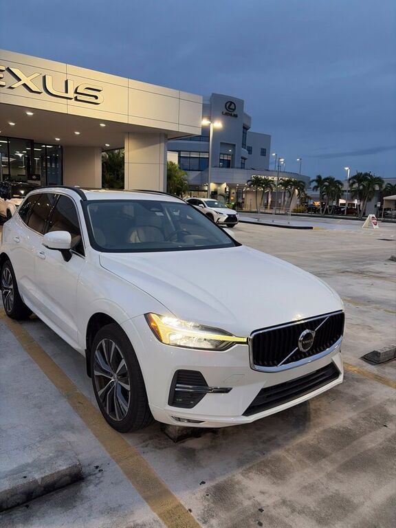 2022 VOLVO XC60