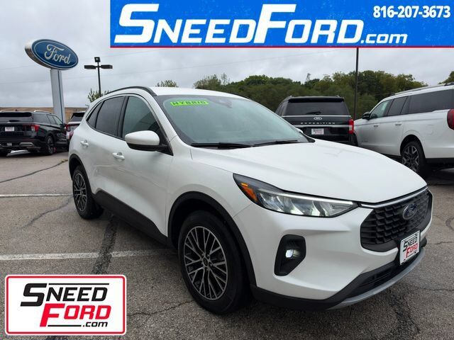2024 FORD Escape