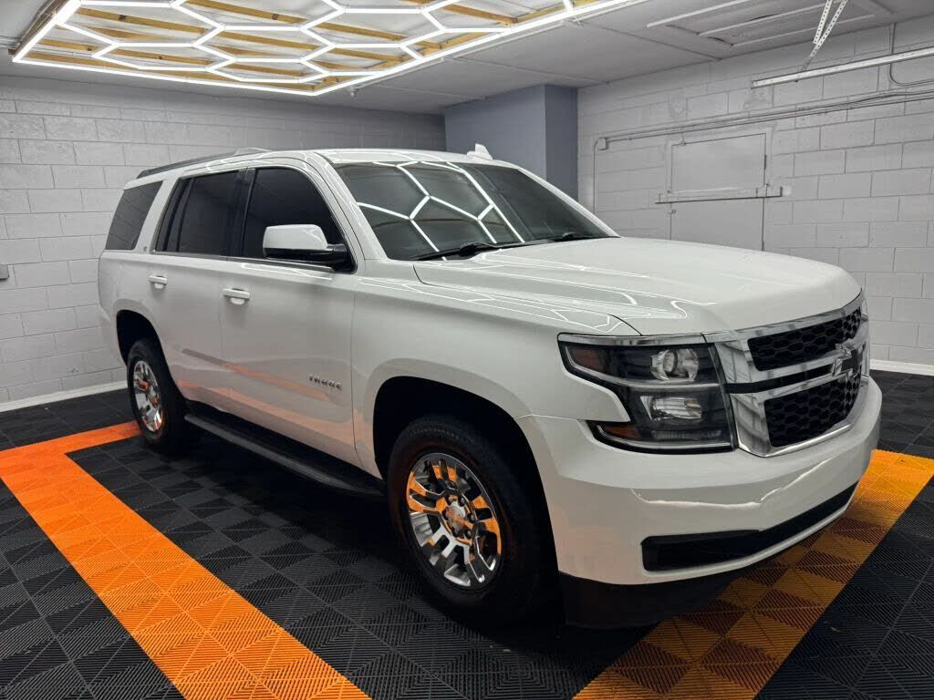 2017 CHEVROLET Tahoe