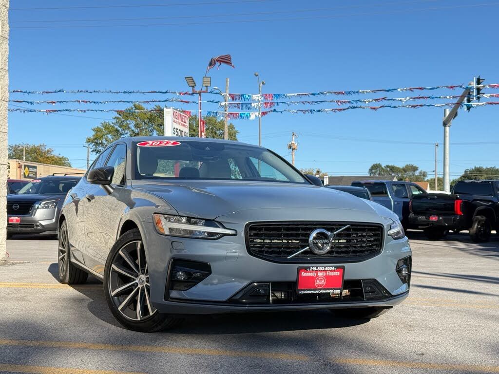 2022 VOLVO S60