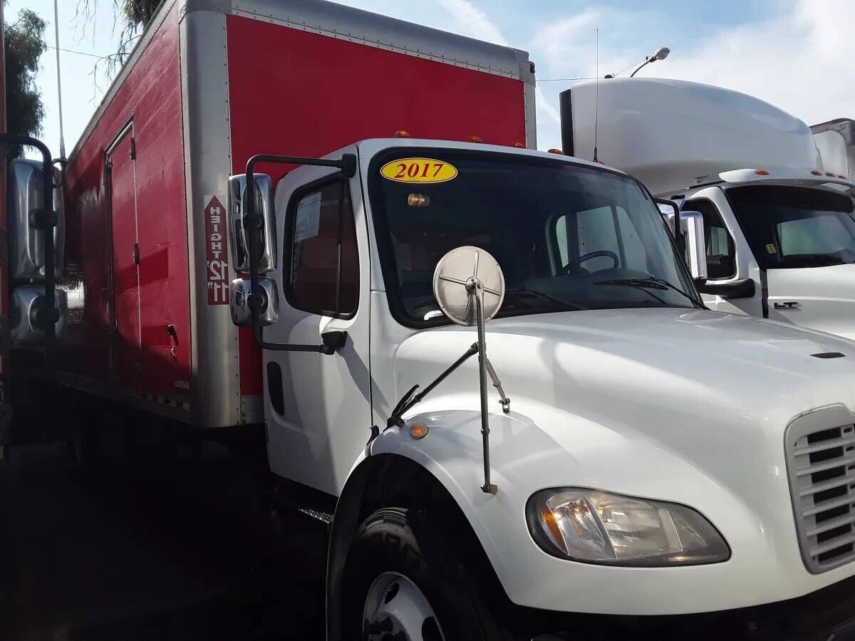 2017 FREIGHTLINER M2