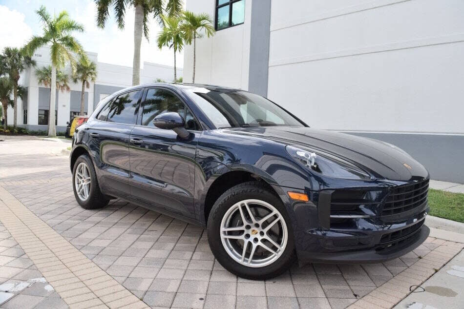 2019 PORSCHE Macan