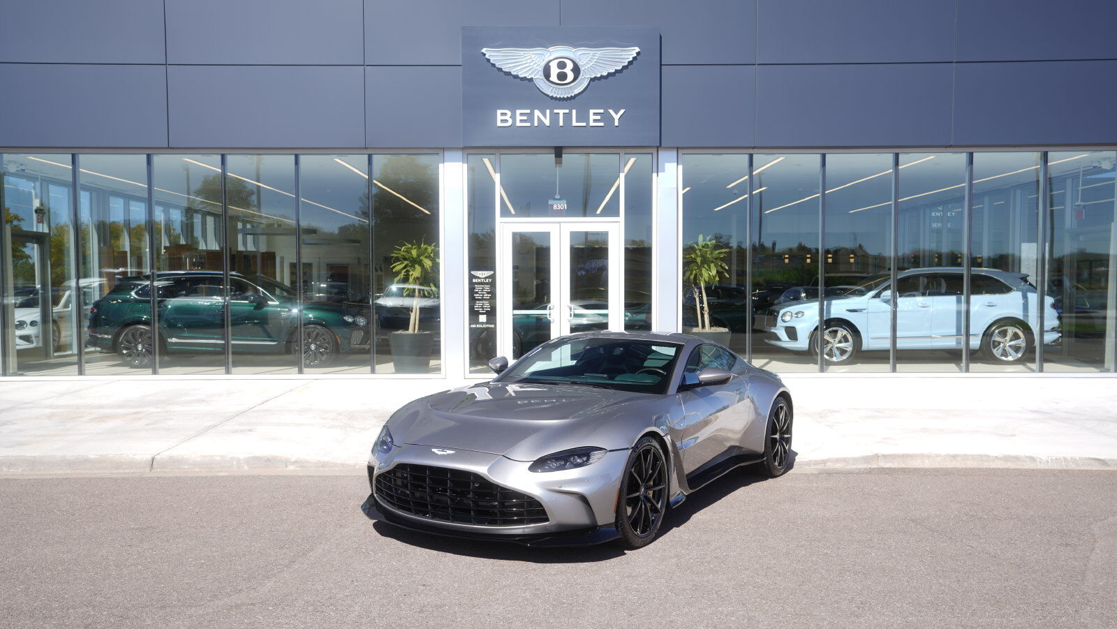 2023 ASTON MARTIN Vantage