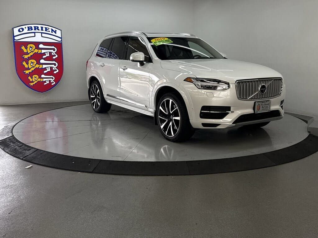 2019 VOLVO XC90