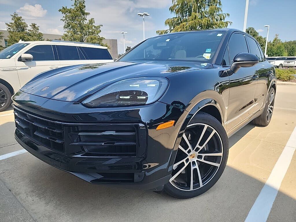 2024 PORSCHE Cayenne