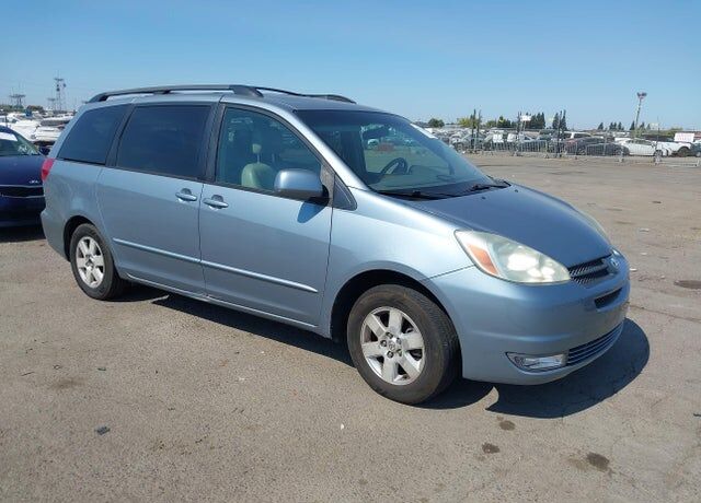 2004 TOYOTA Sienna