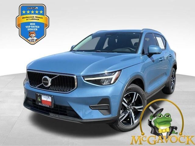 2023 VOLVO XC40