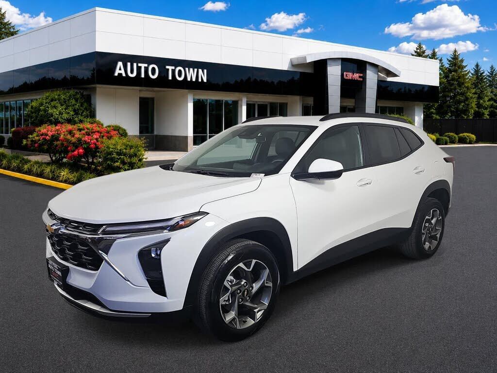 2025 CHEVROLET Trax