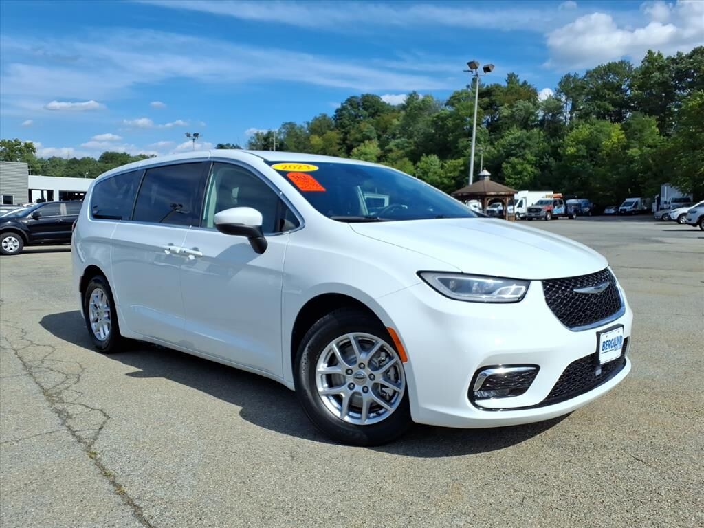2023 CHRYSLER Pacifica