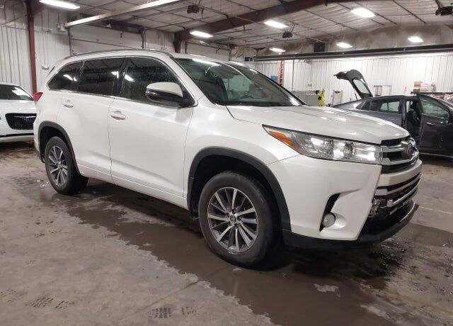 2018 TOYOTA Highlander