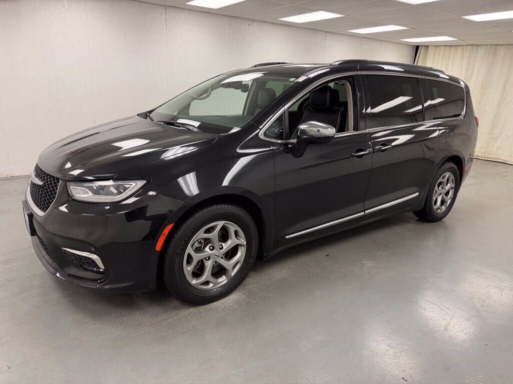 2023 CHRYSLER Pacifica