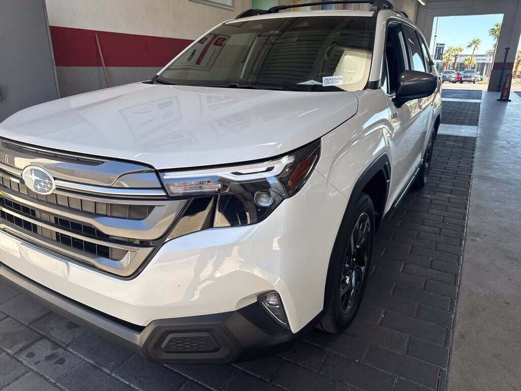2025 SUBARU Forester