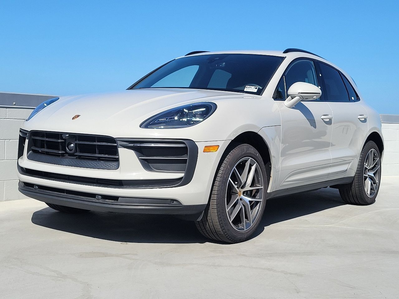 2022 PORSCHE Macan