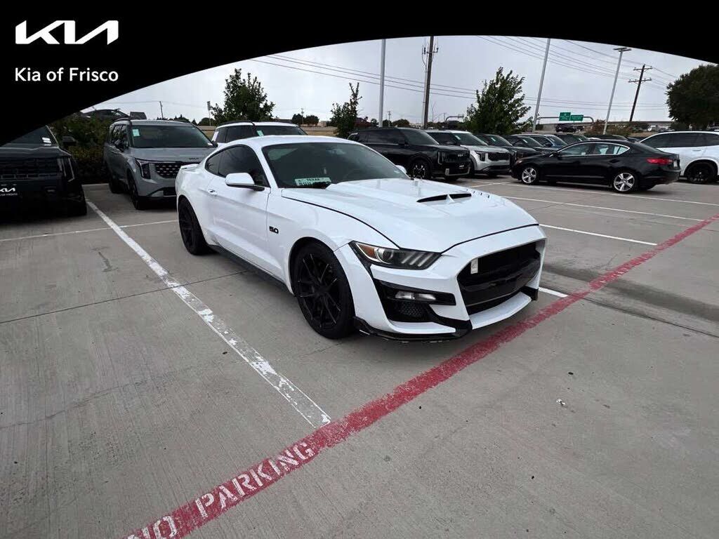 2017 FORD Mustang