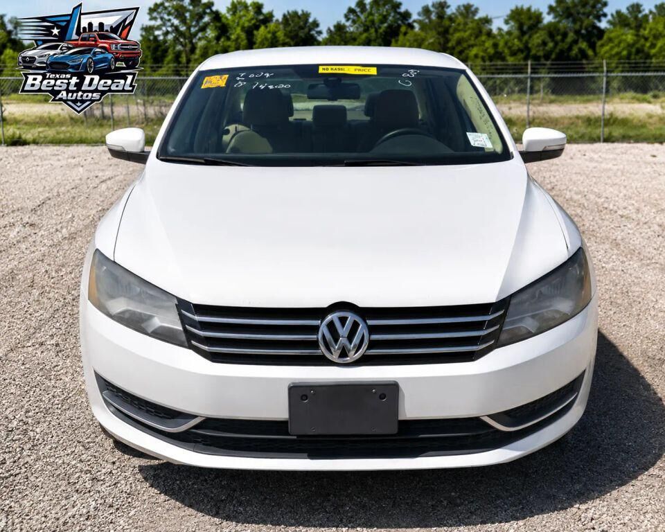 2014 VOLKSWAGEN Passat
