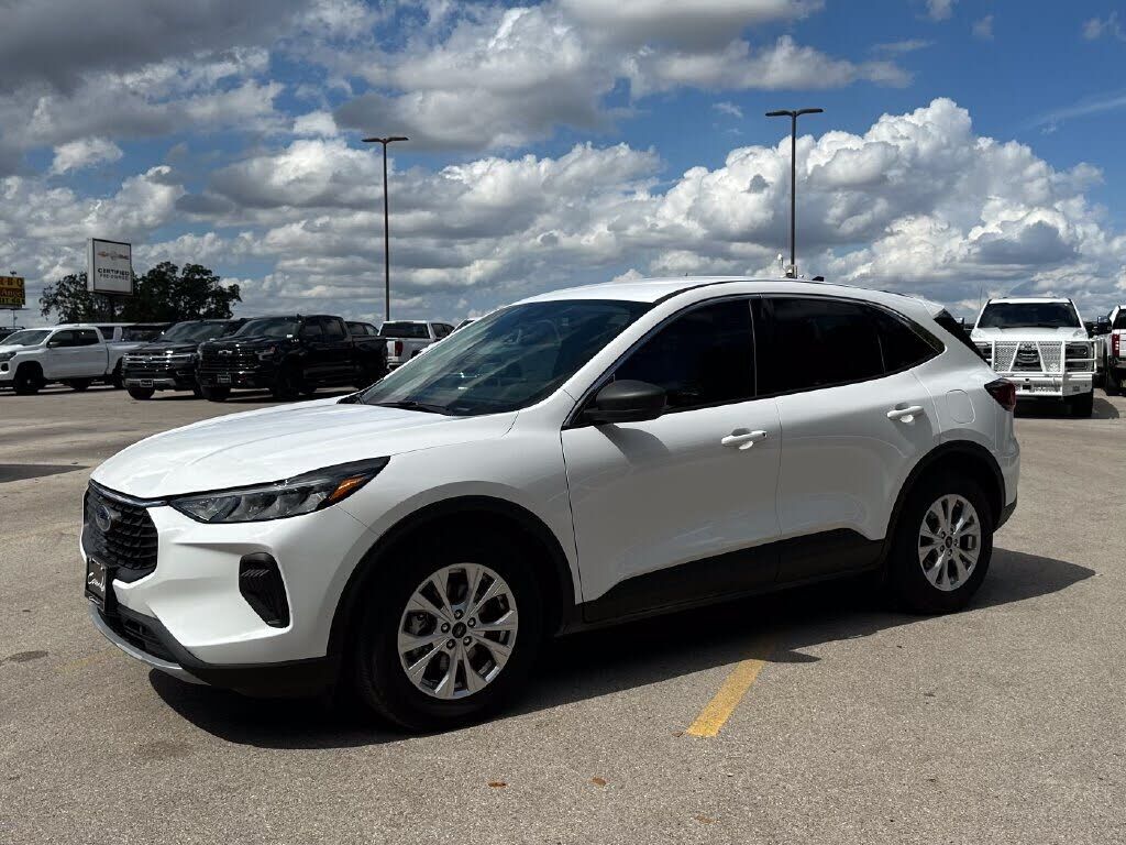 2024 FORD Escape