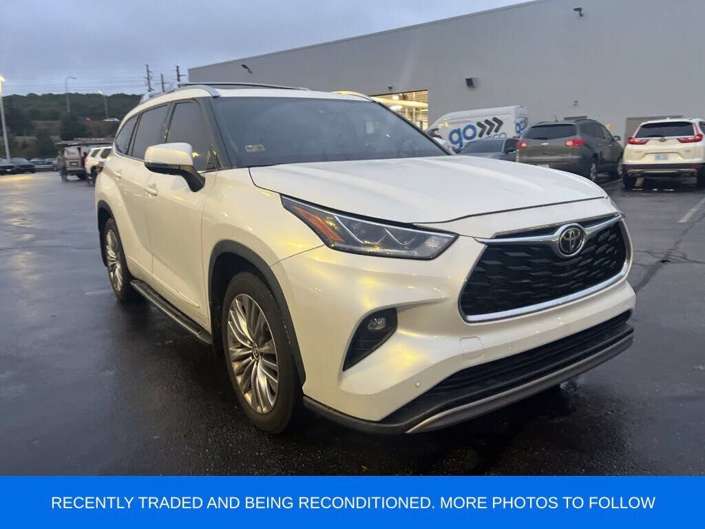 2022 TOYOTA Highlander