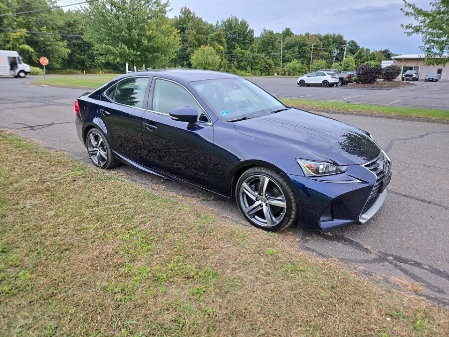 2019 LEXUS IS