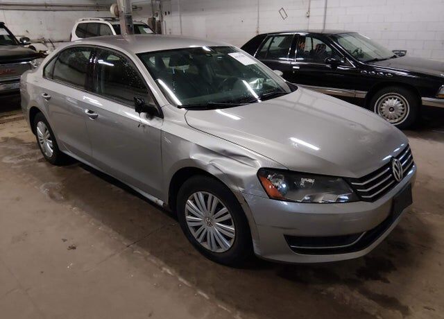 2014 VOLKSWAGEN Passat