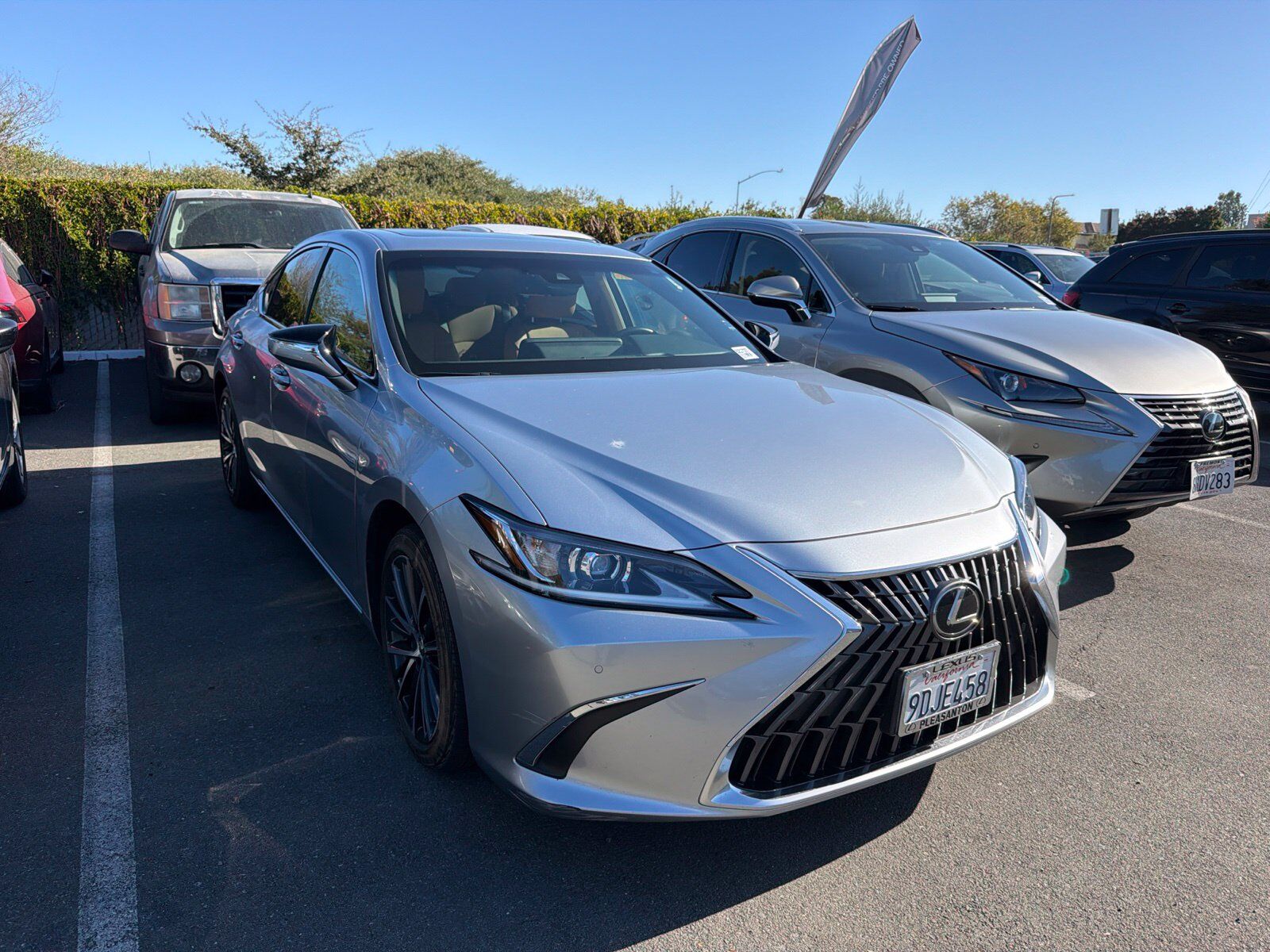 2023 LEXUS ES