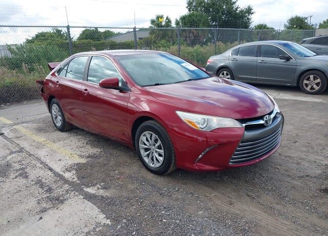 2017 TOYOTA Camry