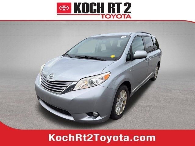 2017 TOYOTA Sienna