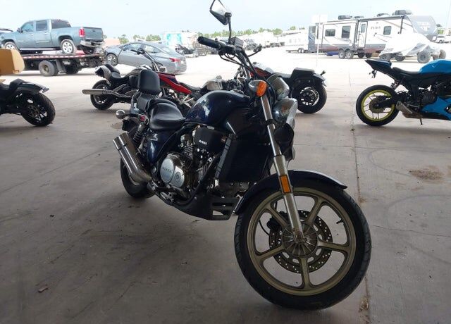 1987 HONDA VF700