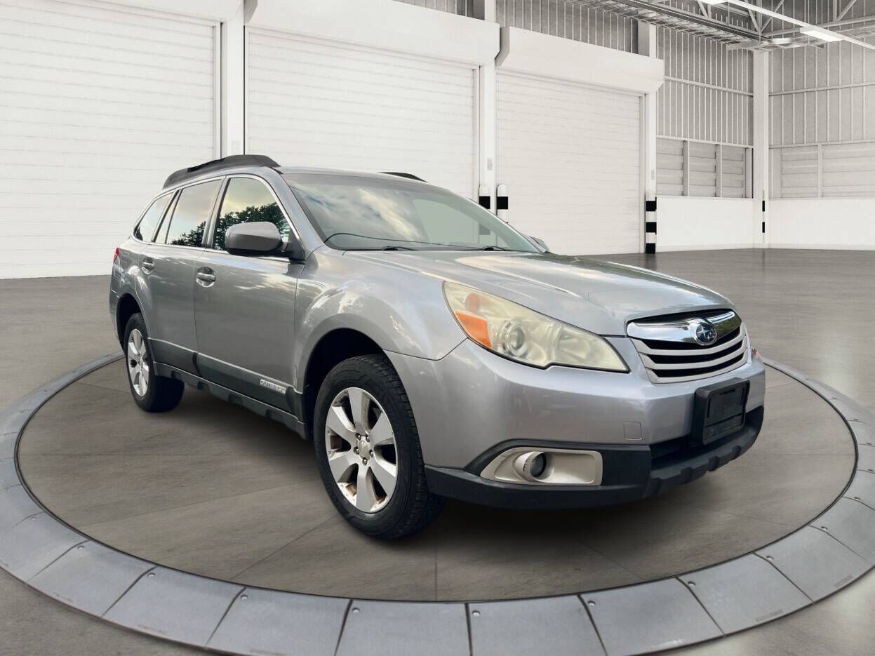 2011 SUBARU Outback