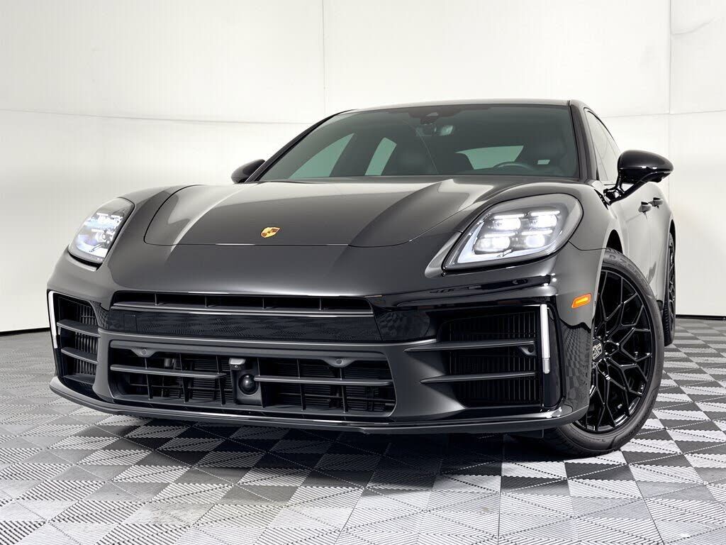 2025 PORSCHE Panamera