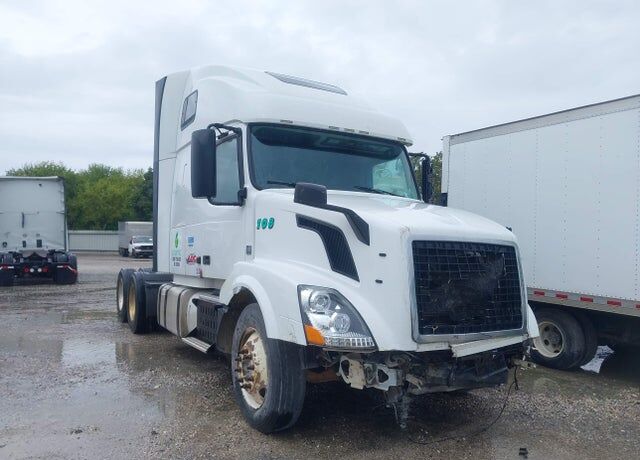 2016 VOLVO TRUCK VNL