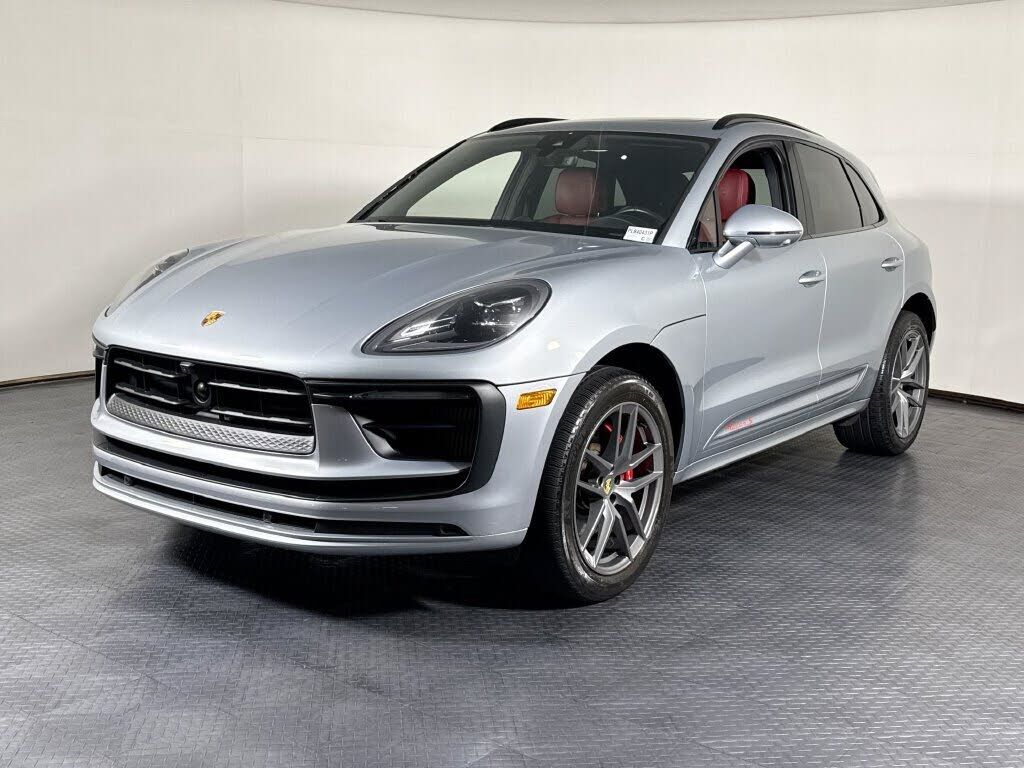 2023 PORSCHE Macan