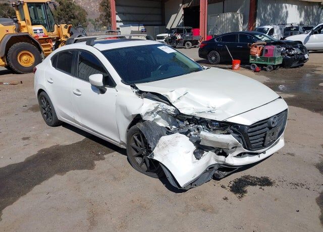 2018 MAZDA Mazda3