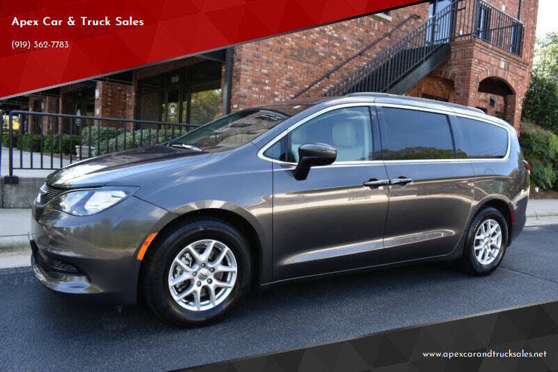 2021 CHRYSLER Voyager