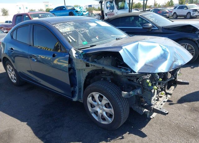 2017 MAZDA Mazda3