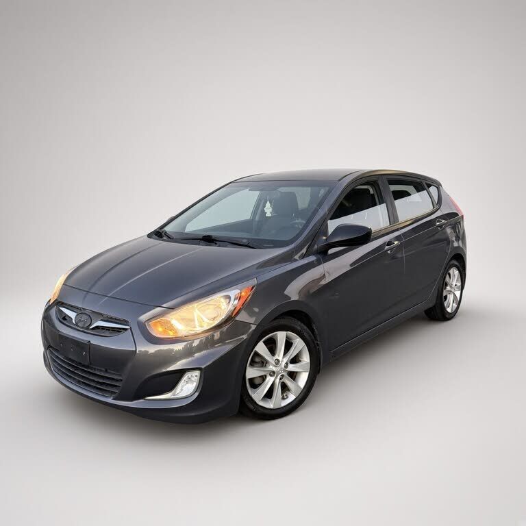 2013 HYUNDAI Accent