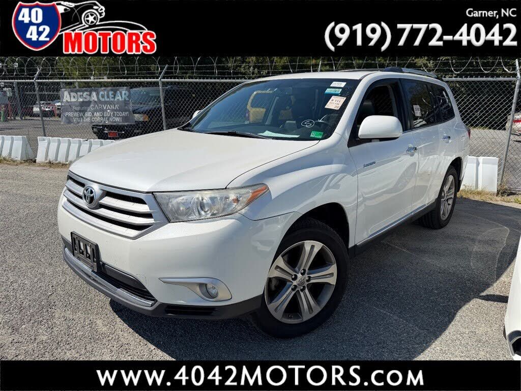 2011 TOYOTA Highlander
