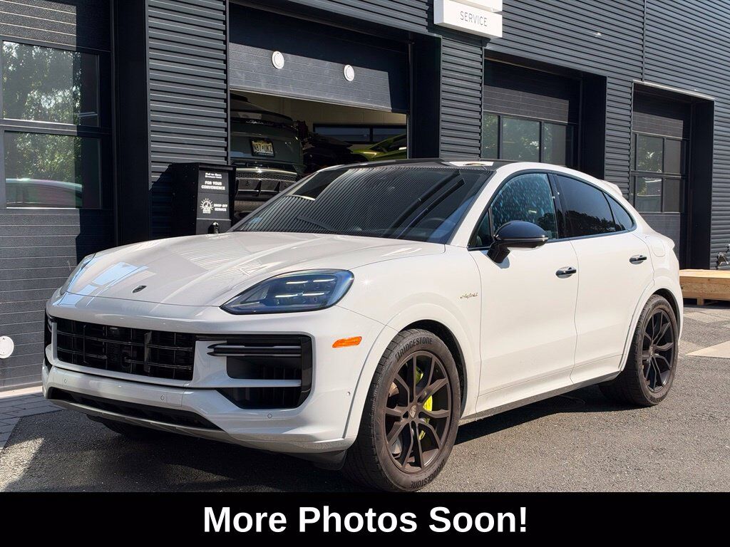 2025 PORSCHE Cayenne