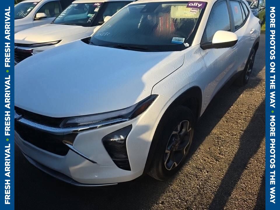2025 CHEVROLET Trax
