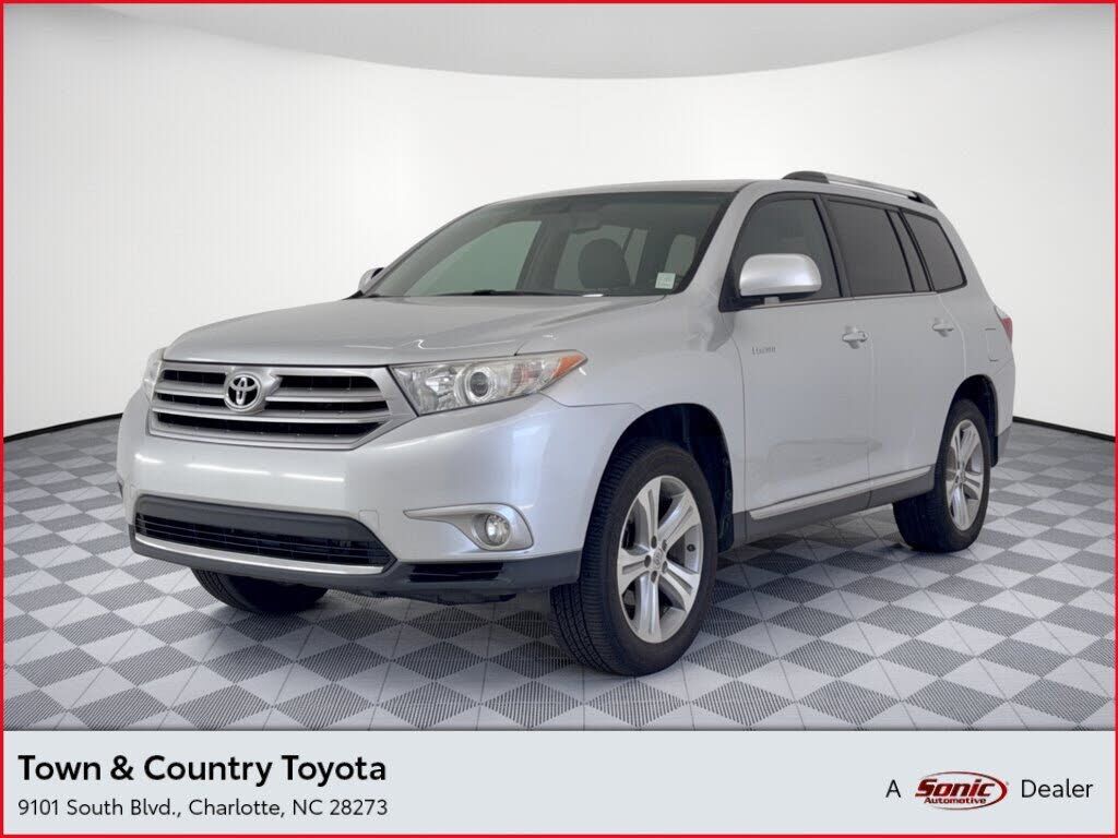 2011 TOYOTA Highlander