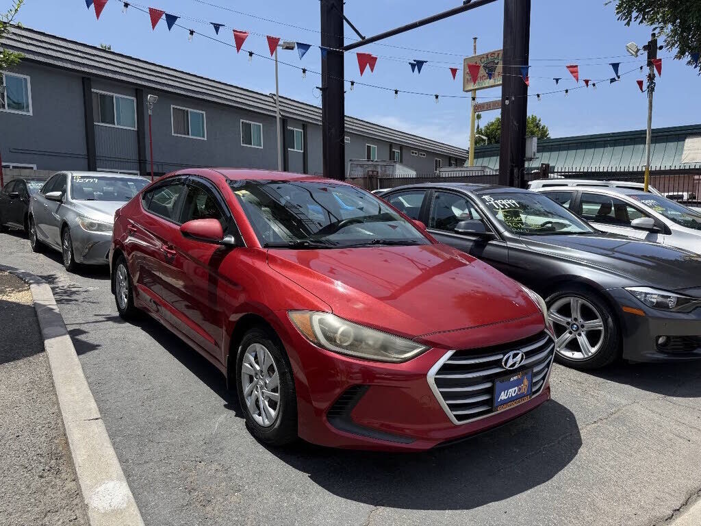 2017 HYUNDAI Elantra