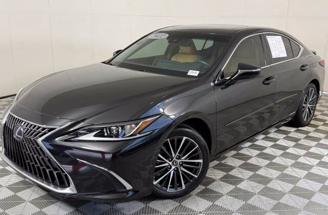2022 LEXUS ES