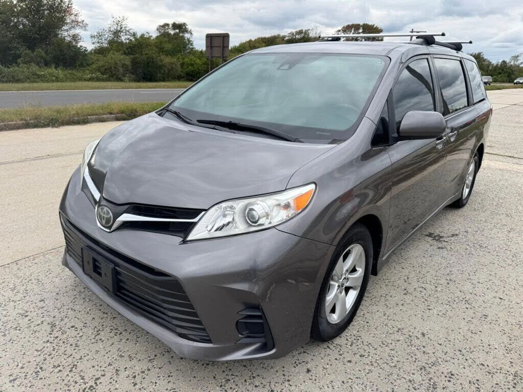 2018 TOYOTA Sienna