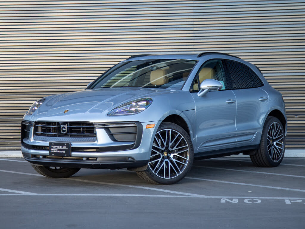 2026 PORSCHE Macan